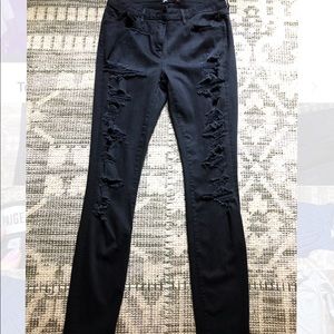 3x1 Women’s distresses black jean